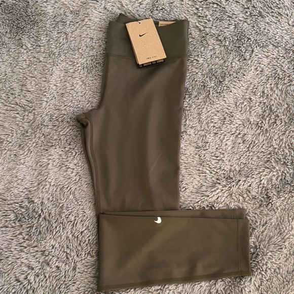 NWT-Nike DRI-Fit leggings - Picture 1 of 5